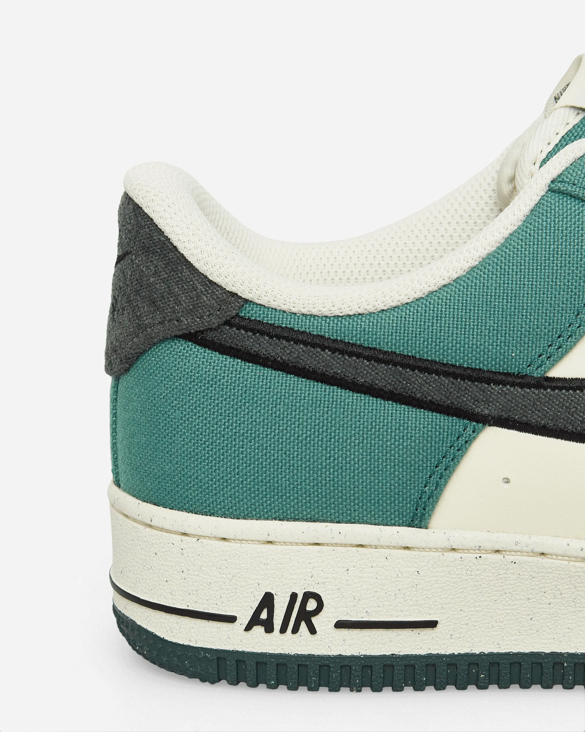 Air Force 1 '07 LV8 Sneakers Coconut Milk / Vintage Green