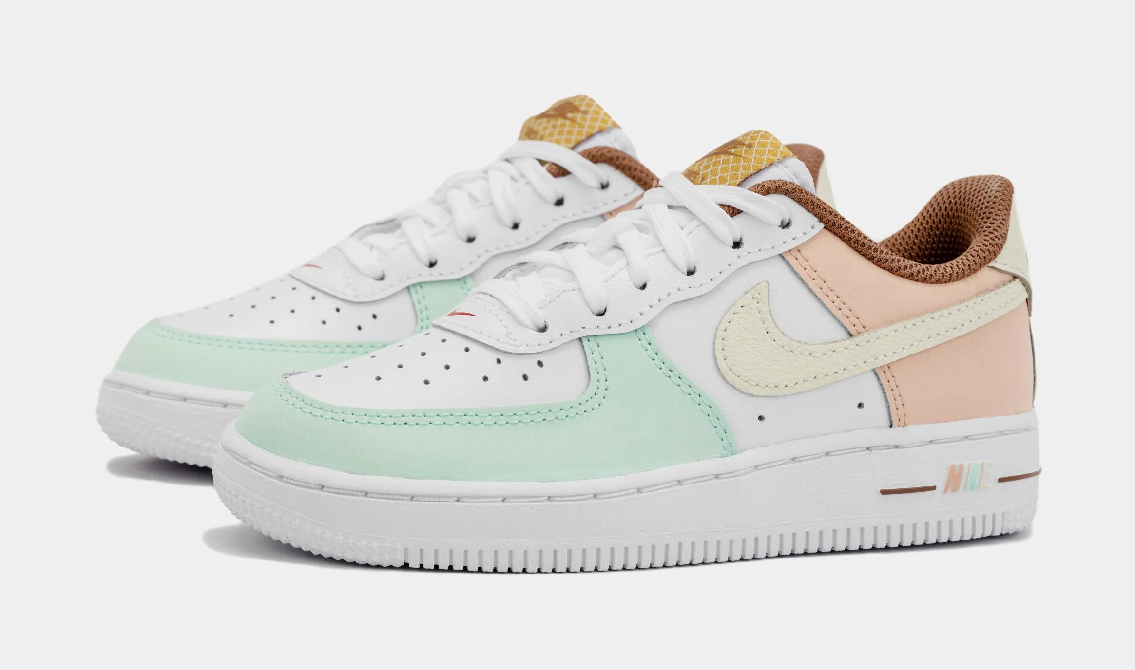 Air Force 1 LV8 Prechool Lifestyle Shoes (White/Pink)