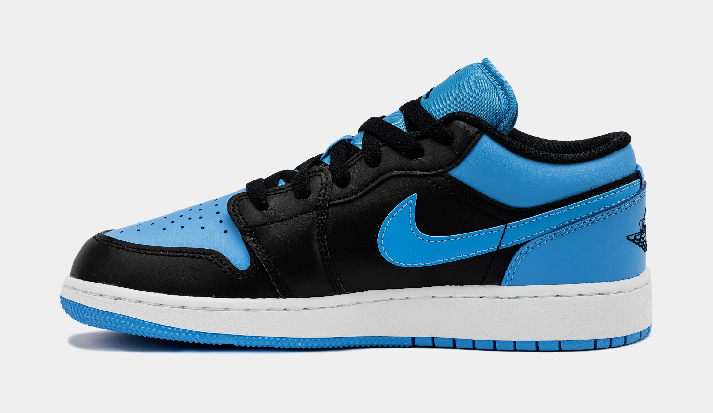 Air Jordan 1 Retro Low University Blue Grade School Lifestyle Shoes (Black/University Blue)