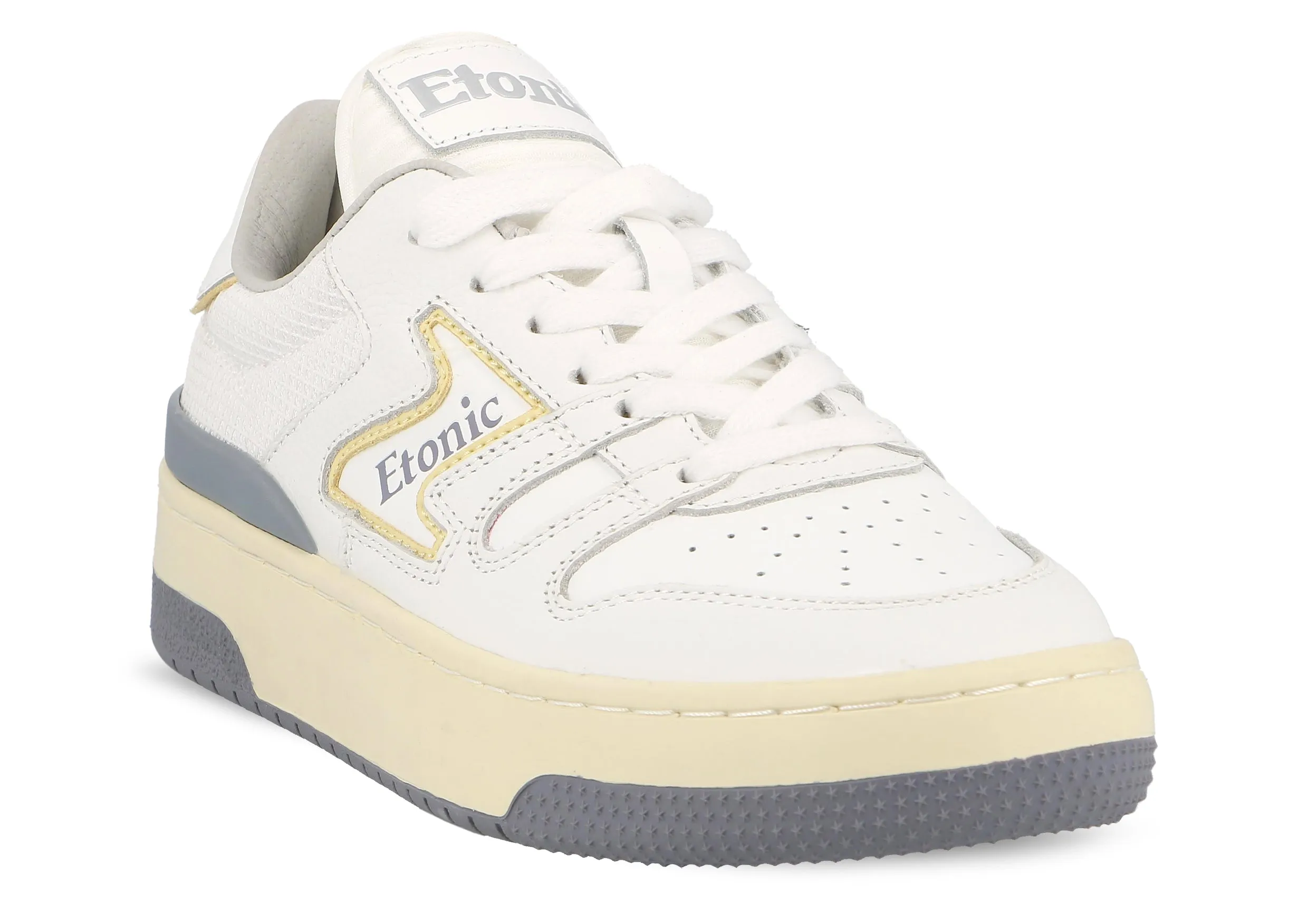 Etonic B481 sneakers in white leather, white mesh, yellow and smoke grey green details with beige midsole and smoke grey bottom outsole.